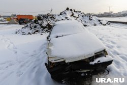 В Новом Уренгое борятся с автохламом, накопившимся во дворах и на дорогах города 