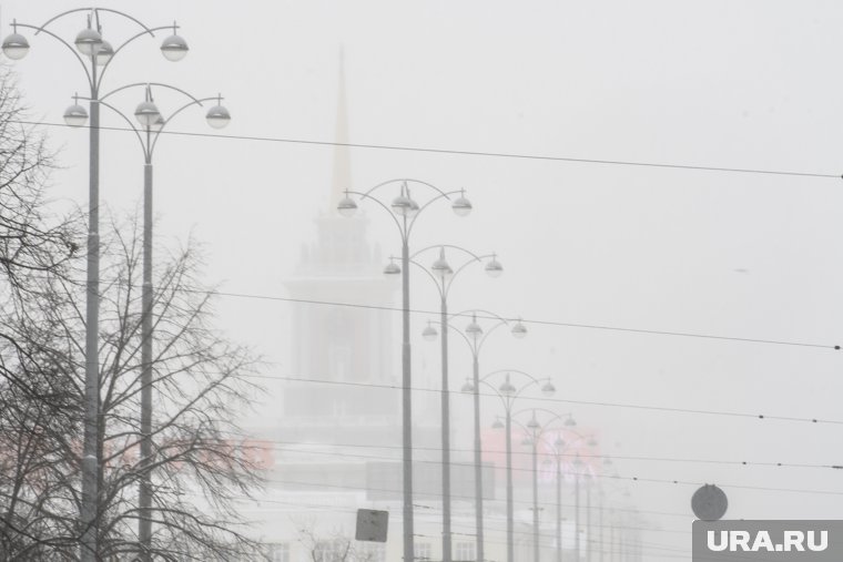 Снег идет на протяжении всего дня