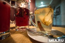 Холодные продукты, мороженое или напитки со льдом — путь к простудам и лишним килограммам осенью