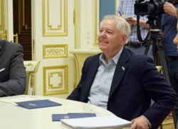 Линдси Грэм* оказался грозным на словах, а не на деле