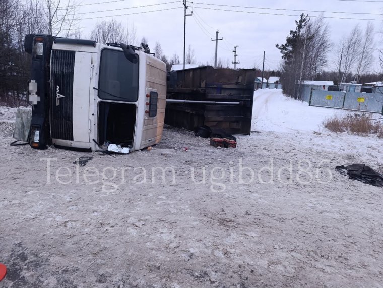 Водитель не справился с управлением большегруза