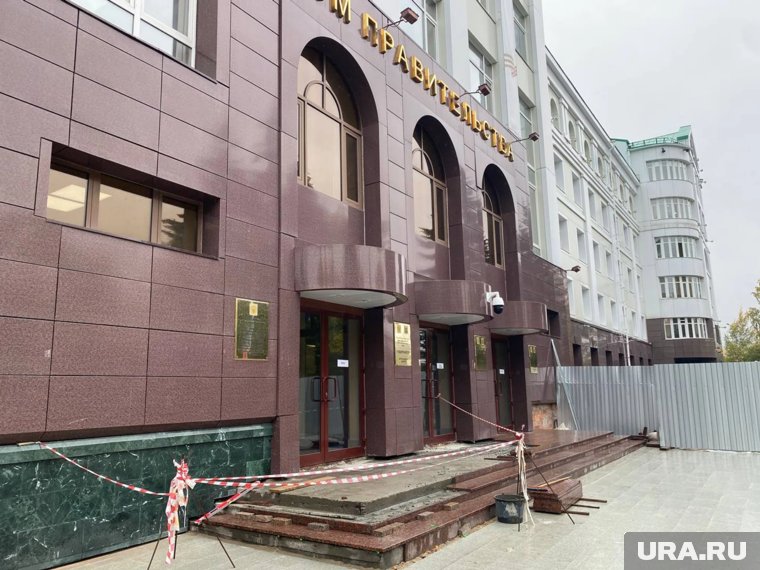 Подрядчик должен был сдать объект летом