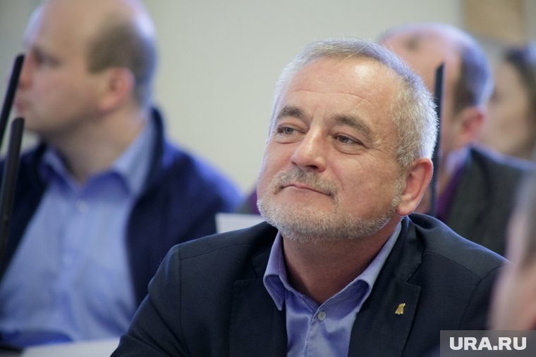 Причиной ухода с занимаемой должности стало истечение срока действия трудового контракта