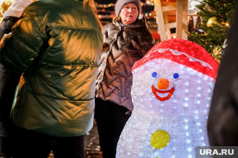 Чтобы оставаться в Новом году таким же довольным, как этот снеговик, стоит прислушаться к звездам