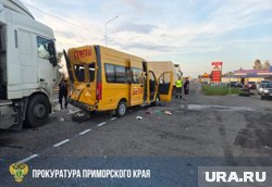 На месте аварии работают врачи