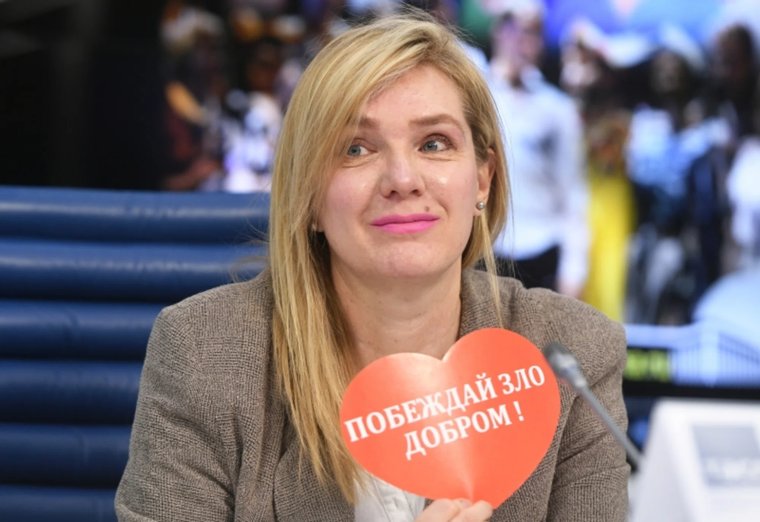 Радзинский женат на Елене Денисовой