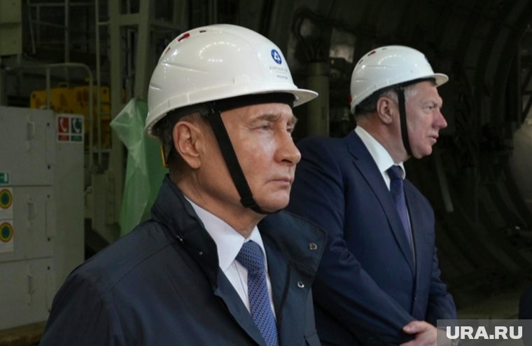 Президент соблюдал все меры безопасности на стройке новой АЭС