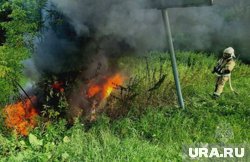 Водитель смог выбраться из авто самостоятельно