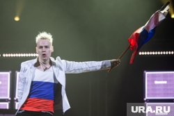 Участники флешмоба исполнили песню певца SHAMAN