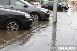 Из-за длительных дождей затопило улицы в разных городах Пермского края