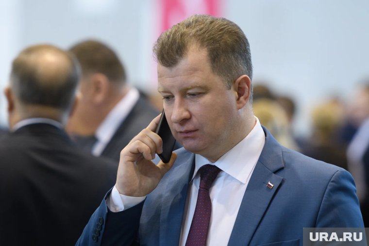 Василий Сизиков утвердил дресс-код для служащих