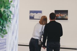 В экспозицию выставки вошли только 33 самых выразительных снимка