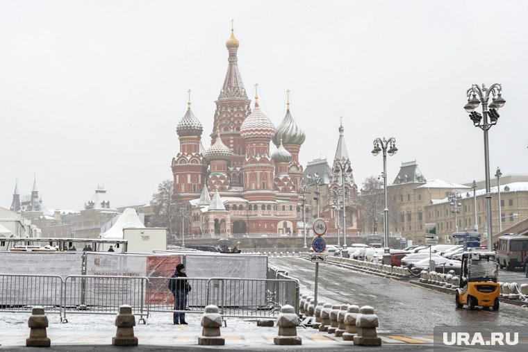 Москву накрыл мощный снегопад