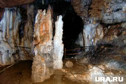 Причудливые формы и цвета Большой Азишской пещеры впечатляют