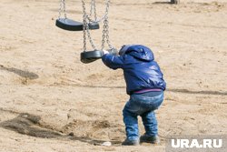 Качель сломалась под ребенком в парке имени пушкина (архивное фото)