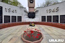 В ямальском селе открыли мемориал посвященный 80-летию Победы в Великой Отечественной войне