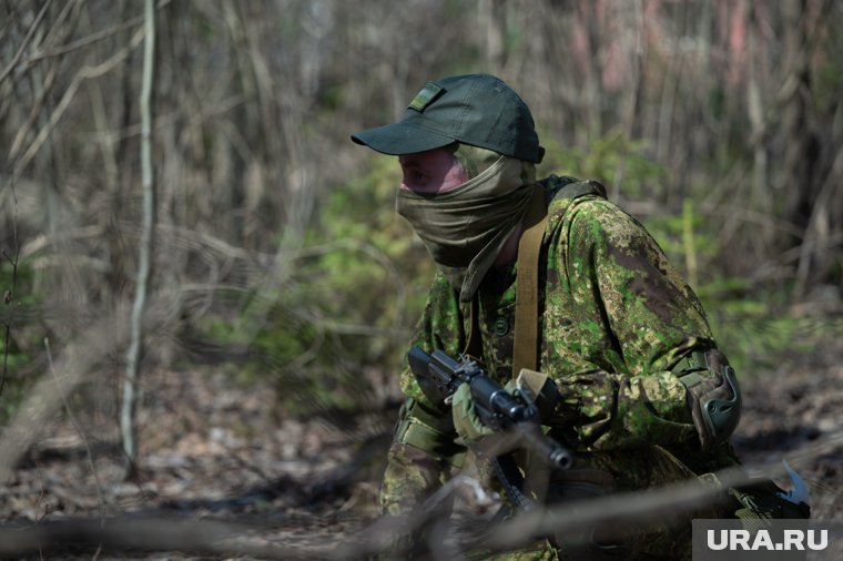 Боец получил ранение на фронте (архивное фото)