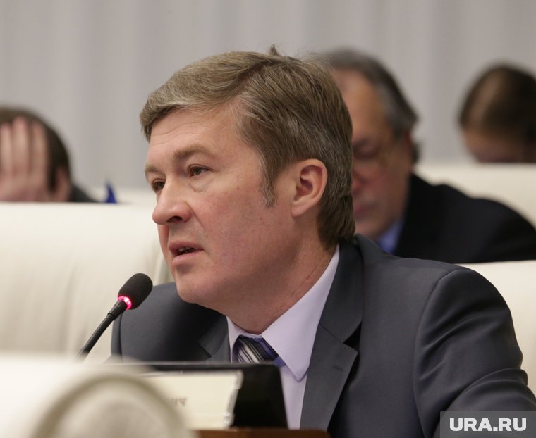 Политическую деятельность Олег Жданов начал в 1997 году