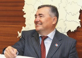 «Друзья приходят и уходят, а враги накапливаются»: самые яркие высказывания пермского спикера Сухих
