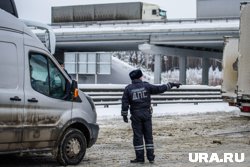 Водителей Челябинска просят быть внимательными в условиях снегопада 