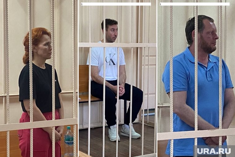 Алексея Вахатова (справа), Романа Лихопуда (в центре) и Оксану Малышко (слева) отправили в СИЗО на два месяца