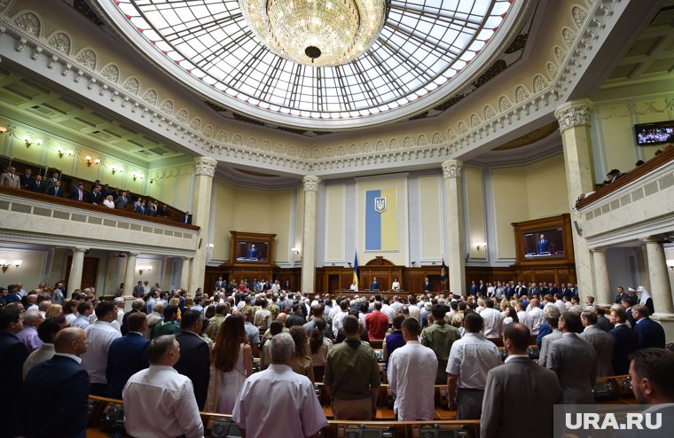 Новое украинское правительство встревожило Запад
