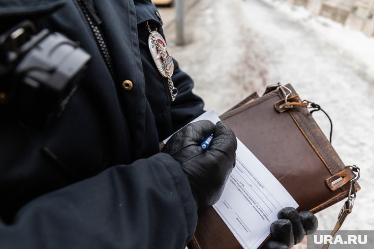 Полиция задержала курьера, забравшего деньги у пенсионерки 