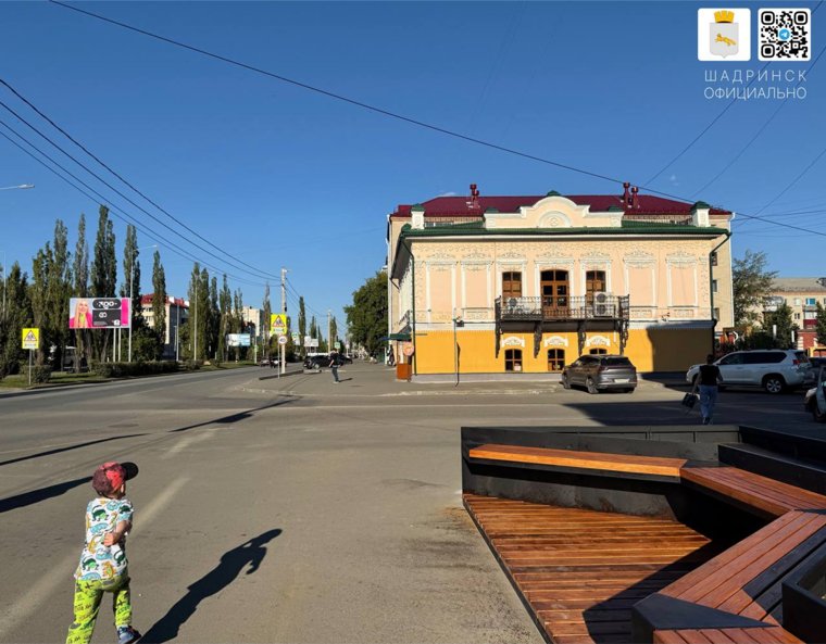 Новый парклет на улице в Шадринске