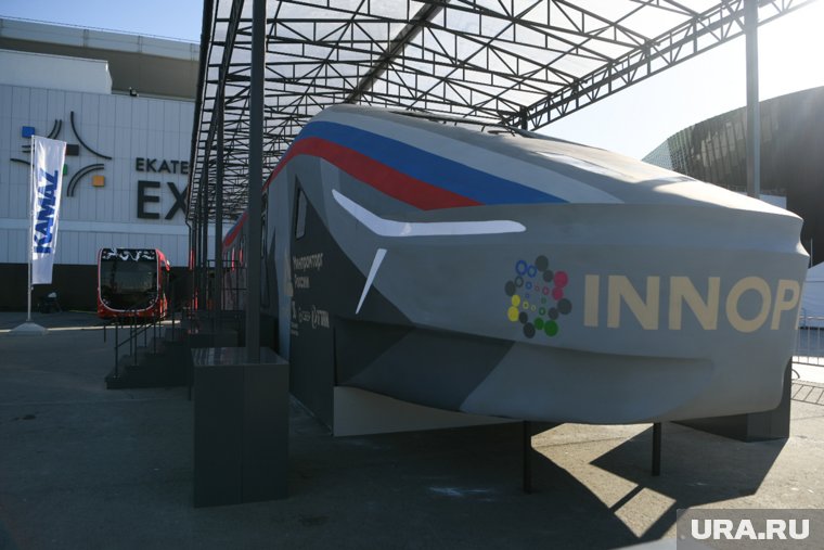 Скорость поезда будет достигать 400 км в час, заявил Виталий Савельев