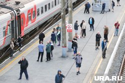 Курение в поездах дальнего следования запрещено для предотвращения воздействия табачного дыма на здоровье человека