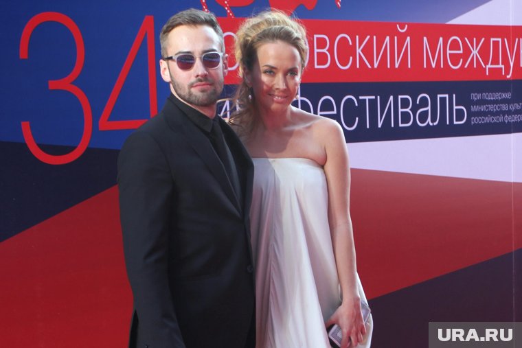 Певице приписывали романы со многими знаменитостями. На фото: Жанна Фриске и Дмитрий Шепелев