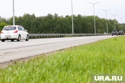 Маленькие дети в салоне авто перевозились без кресел