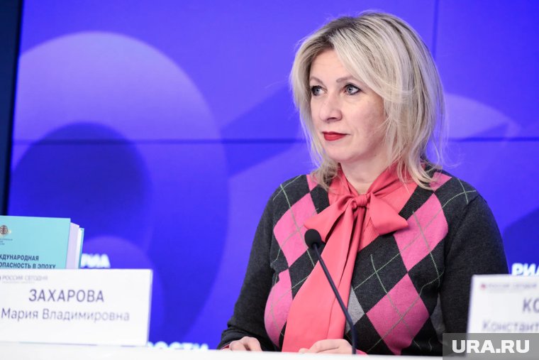 Захарова прокомментировала ролик из соцсетей, в котором президент Польши Навроцкий употребляет странные вещества