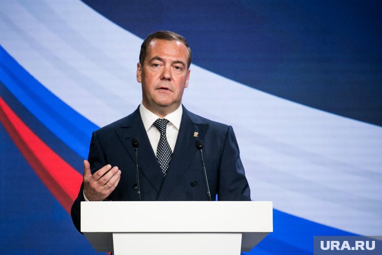 Кадыров в день рождения Дмитрий Медведева выделил лучшие качества последнего, особенно - любовь к Родине, ответственность и стратегическое мышление