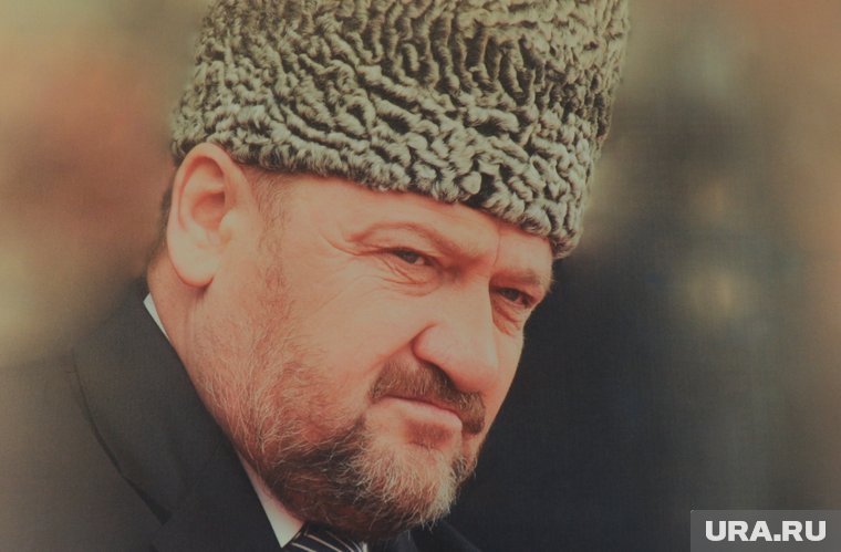 Ахмат Кадыров погиб 9 мая 2004 года при взрыве на стадионе «Динамо» в Грозном
