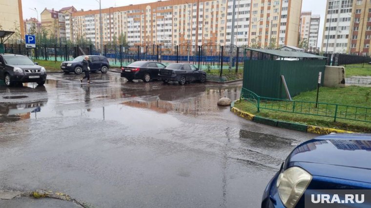 Воду с территории уже откачали