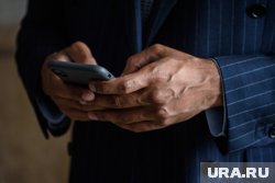 В самолете «Уральских авиалиний» у пассажира загорелся телефон