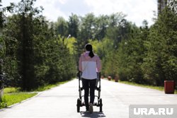 Отпуск по уходу за ребенком до 1,5 года засчитывается в пенсионные баллы: за каждого последующего они увеличиваются