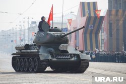 Парад Победы начал проходить в Свердловске только с 1975 года