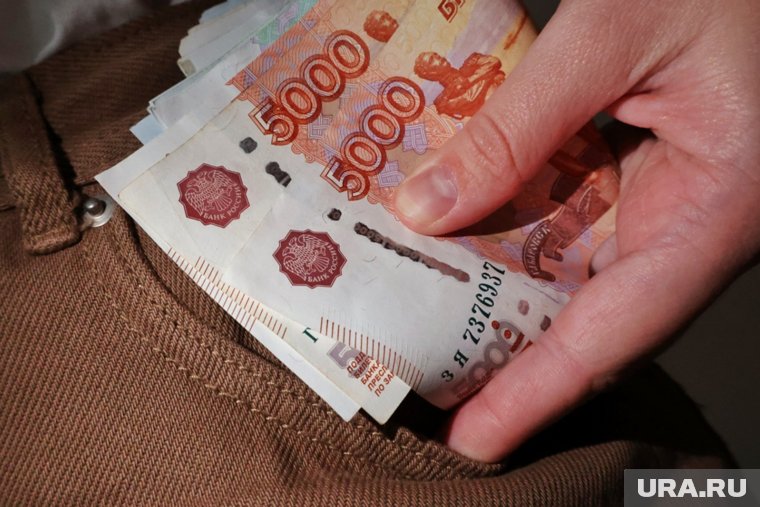 Водитель хотел дать взятку в размере 5000 рублей