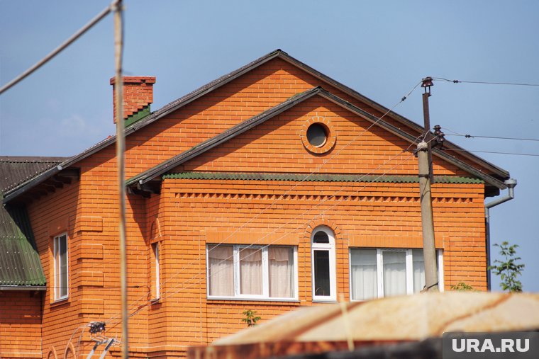 Кирпичный дом в черте города продают за 38,5 млн рублей