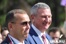 Шумков и Муратов поздравили жителей