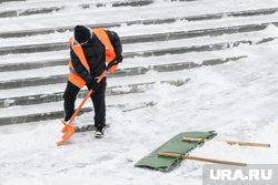 Благодаткова отметила, что жаловаться на нечищеные тротуары нужно в администрацию района