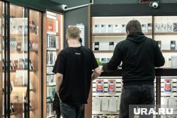 Поставки смартфонов из Южной Кореи в РФ в июне увеличились почти втрое