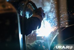 Сварщики и геодезисты могут получать свыше 175 000 рублей