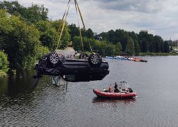Водитель Lexus, погубивший подруг в Нижнем Тагиле, получил права год назад