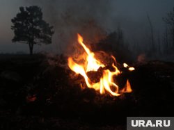 Пожары бушуют рядом с отелем