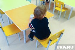 Малыш сломал ногу на безобидной прогулке в садике (архивное фото)