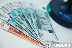 Средняя зарплата сотрудников логистики и доставки превысила 76 000 рублей