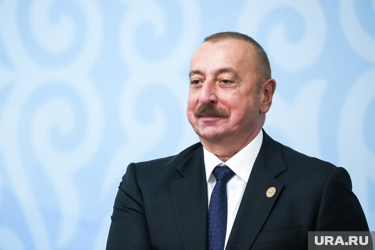 Алиев и Пашинян встретились в Абу-Даби